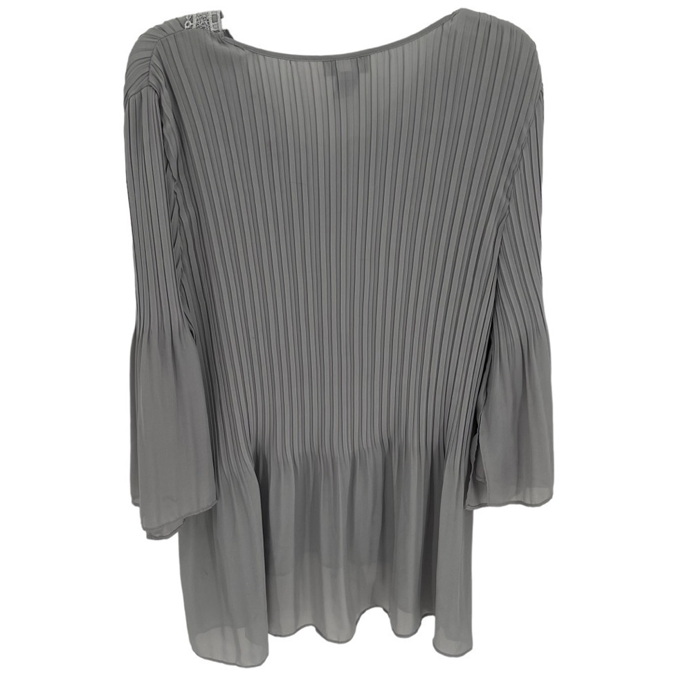Catherine’s Women’s Gray Pleated Peplum Top Size 1X Floral Neckline Bell Sleeves - Picture 2 of 10